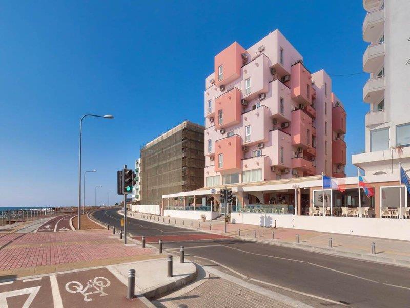 Mackenzie Beach Hotel Larnaca Zewnętrze zdjęcie