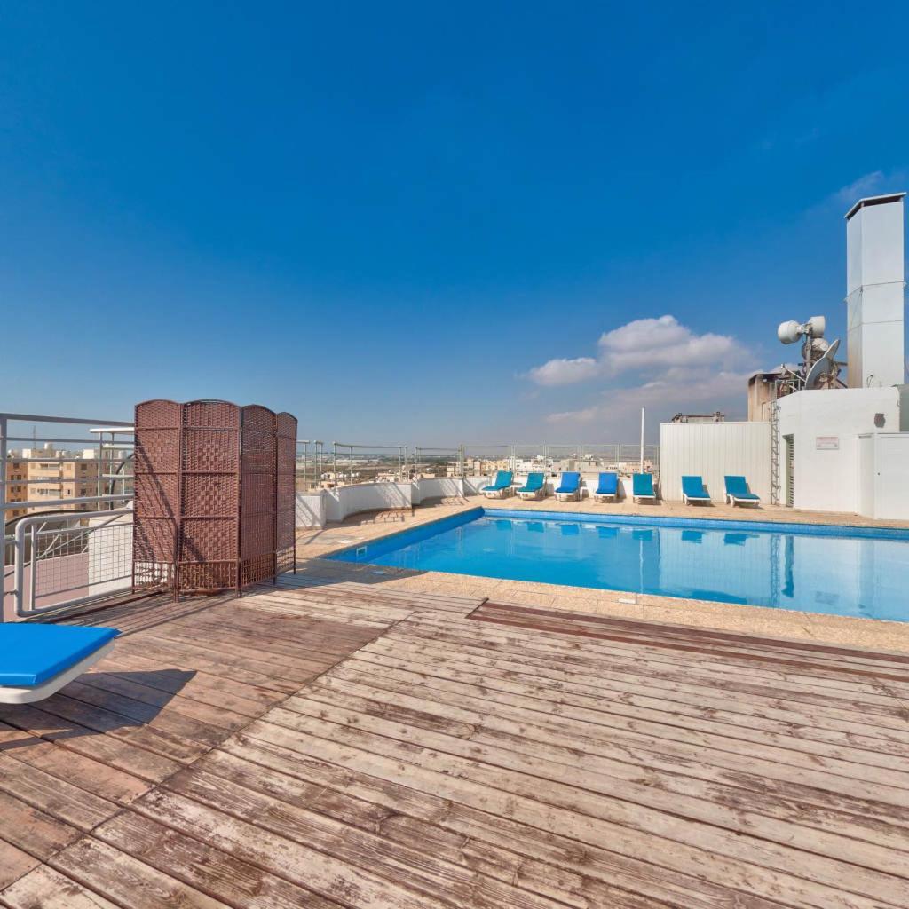 Mackenzie Beach Hotel Larnaca Zewnętrze zdjęcie