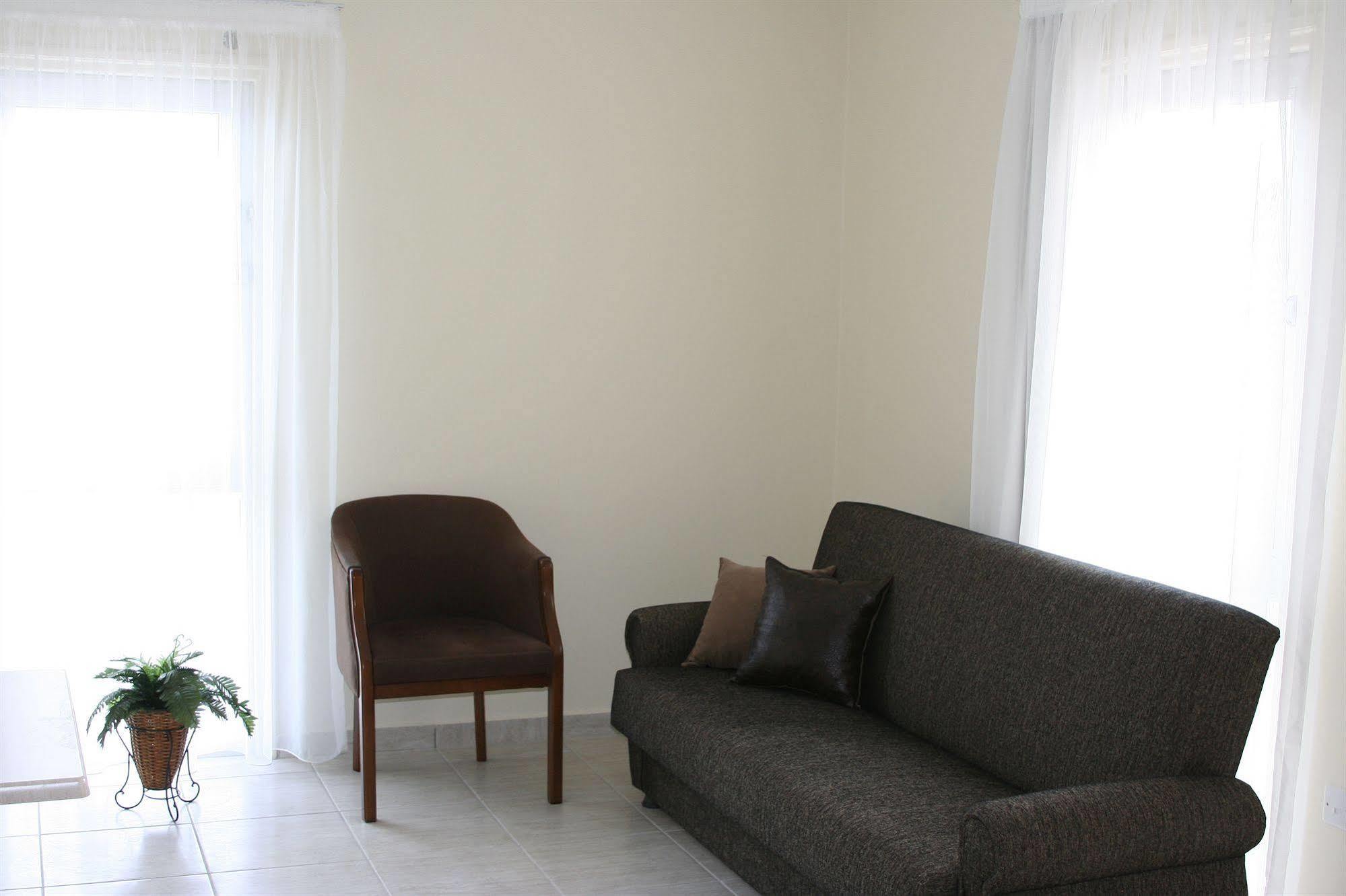 Mackenzie Beach Hotel Larnaca Pokój zdjęcie