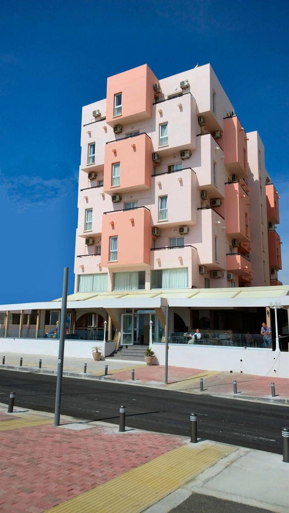 Mackenzie Beach Hotel Larnaca Zewnętrze zdjęcie