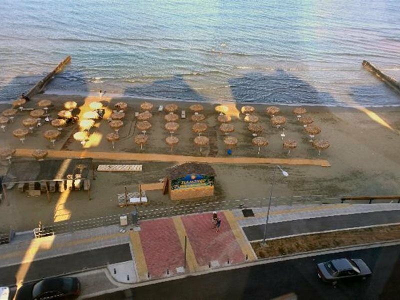 Mackenzie Beach Hotel Larnaca Zewnętrze zdjęcie